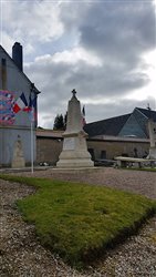 Le monument aux morts - Saint-Ouen-du-Breuil	 